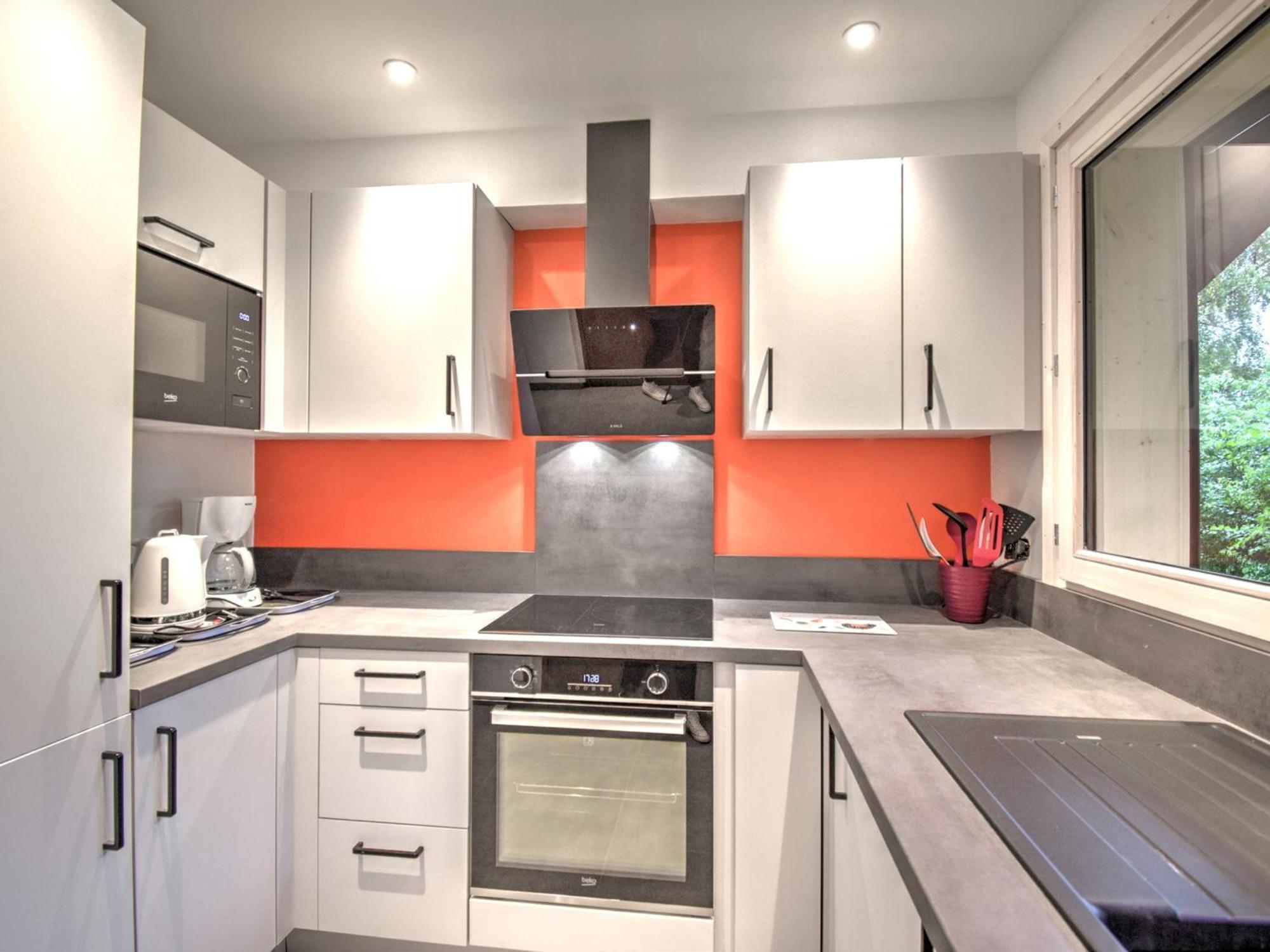 Chalet Individuel Avec Jardin A 600m Du Centre De - 2 Chambres, Wifi, Parking - Fr-1-524-93 *